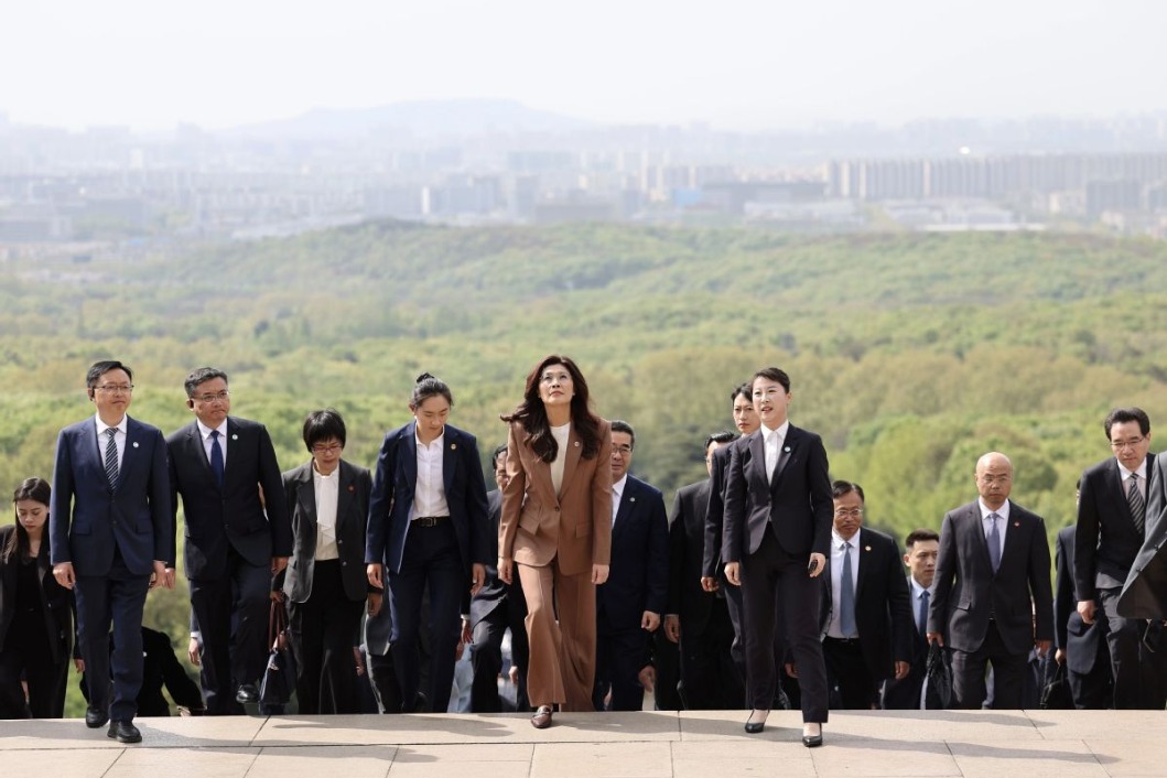 Observers in Taiwan say KMT leader's mainland visit fruitful