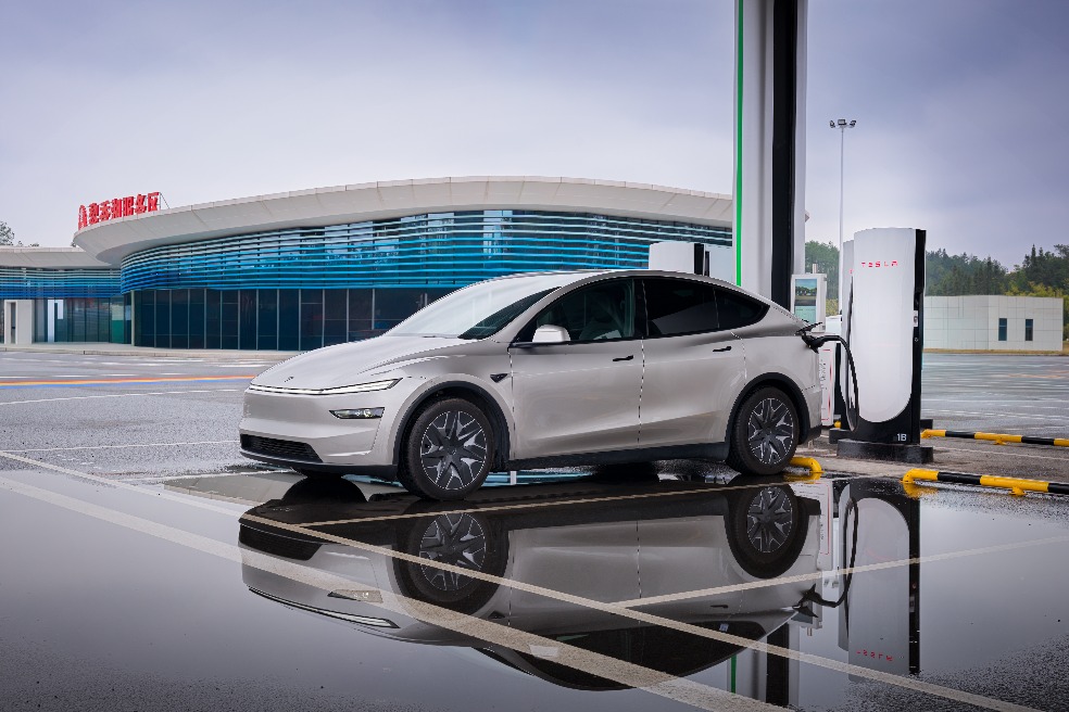 Tesla opens 55 supercharger stations across Chongqing expressways
