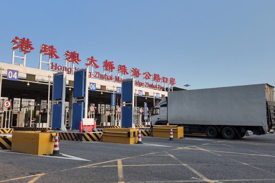 Zhuhai bridge port trade hits 96 billion yuan in Q1