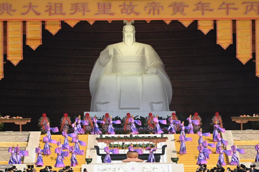 Chinese people at home and abroad bond together in ritual ceremony