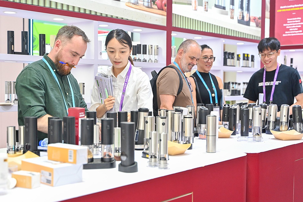 Guangzhou reports increased spending by foreign visitors
