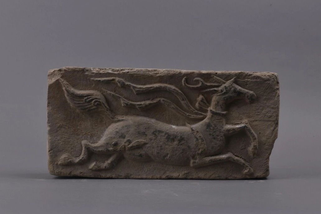 Artifacts from Dunhuang arrive in Beijing for stunning exhibition
