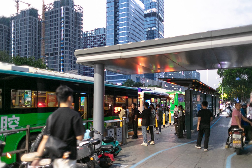 Smoking dispute resolved amicably in Shenzhen