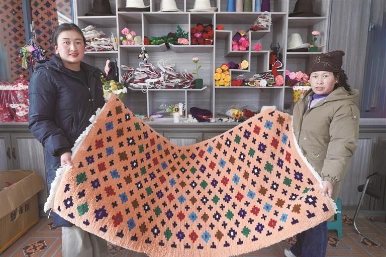 Xizang weaving cooperative turns tradition into rural income