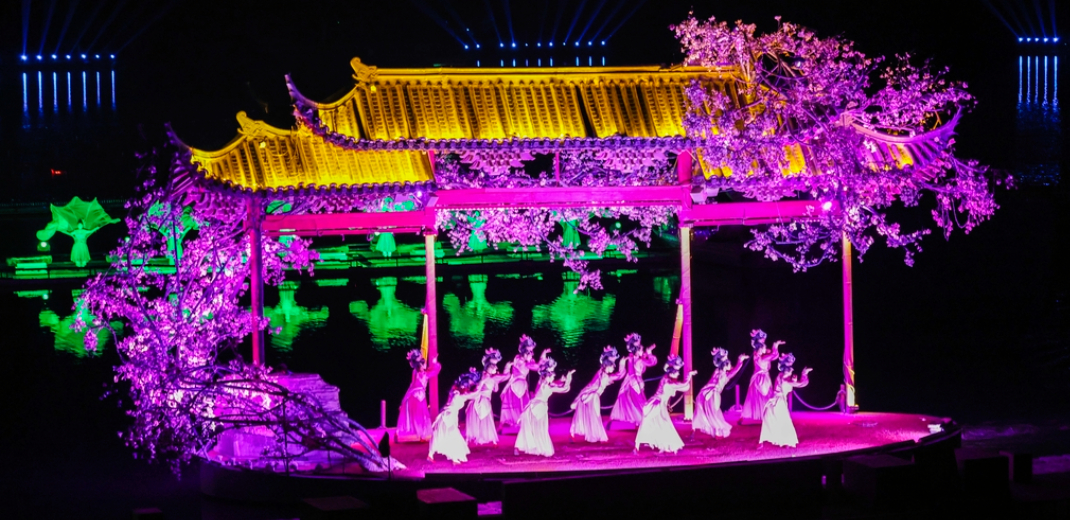 Water show revitalizes ancient splendor