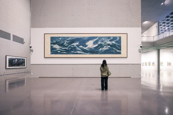 Traditional ink art meets contemporary creativity at Wuhan exhibition