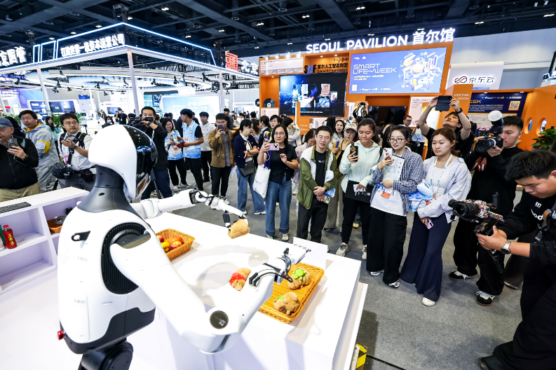 AI, quantum tech, and robots headline Beijing high-tech expo