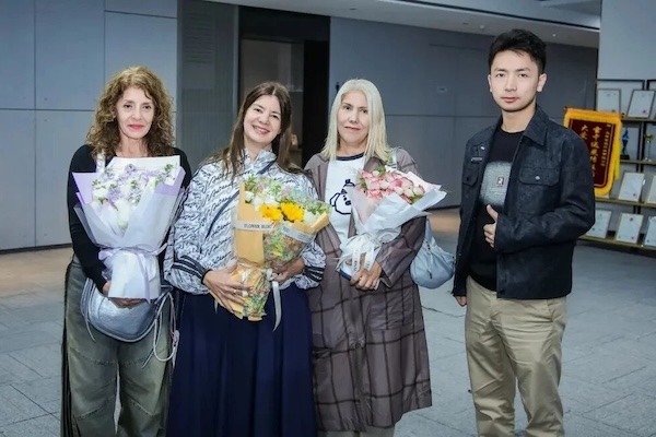 Hangzhou exoskeleton draws global attention after emotional debut at Canton Fair