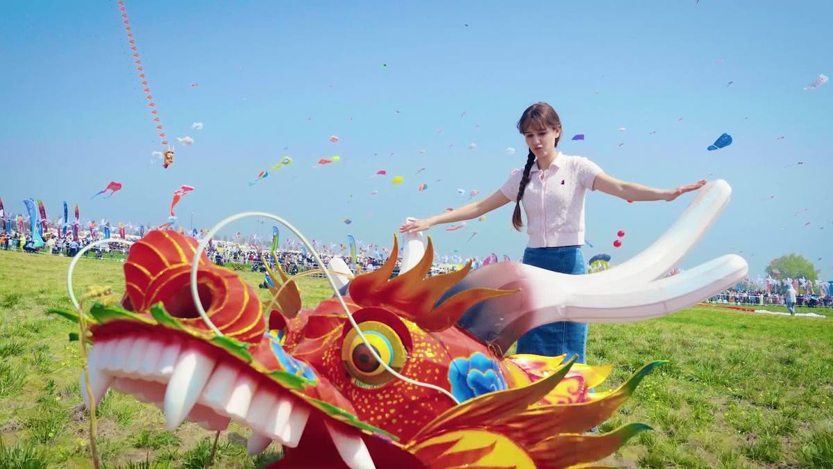 Intl student explores kite culture, industry in Weifang