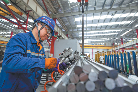 Nation's steel sector speeding up tech-driven low-carbon transition