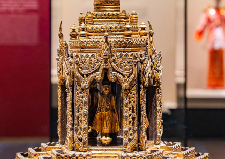 Treasures from Thailand and Myanmar shine at Hubei exhibition