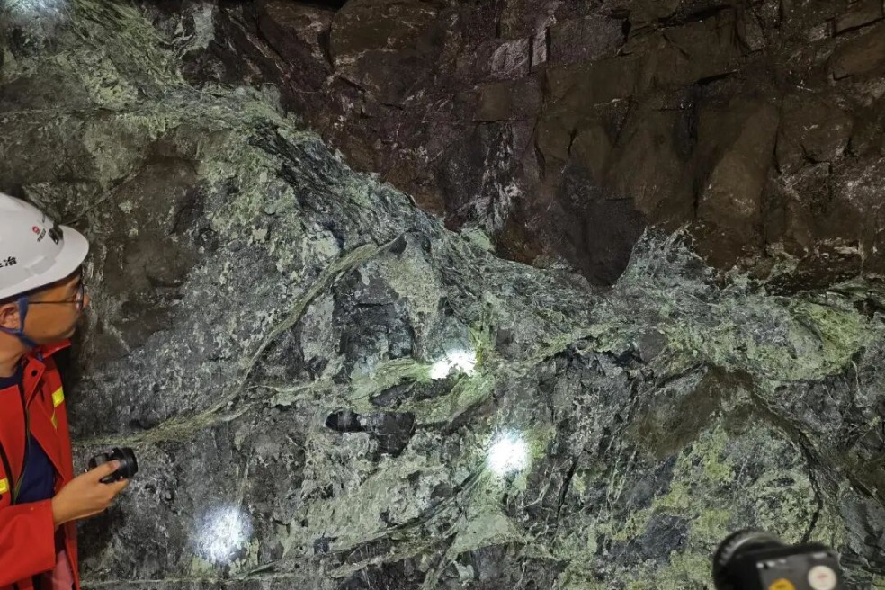 Xizang makes major breakthrough in chromite exploration