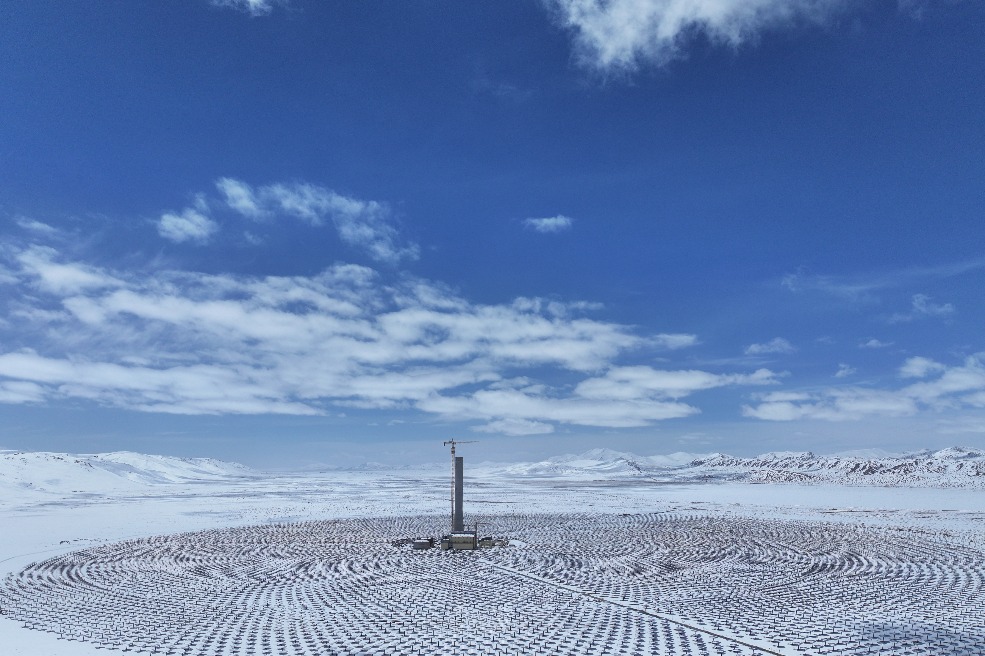 World's highest solar thermal power plant completes mirror installation