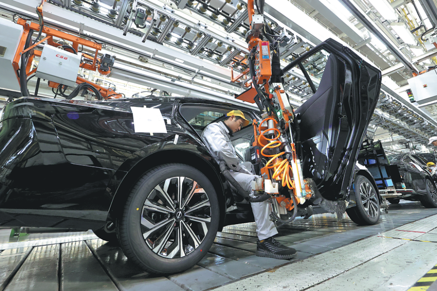 Foreign carmakers repurpose Chinese plants as export hubs