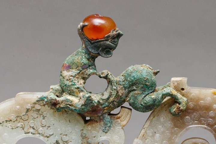 Gilt bronze ornament inlaid with jade
