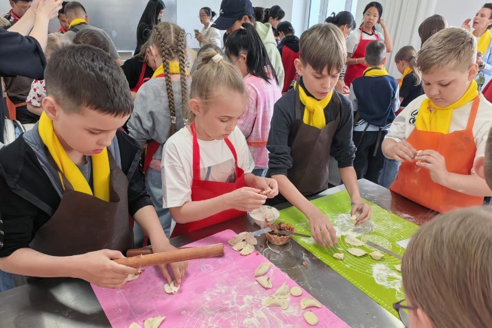 Educational exchanges help deepen bonds