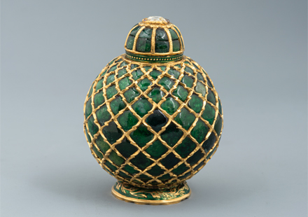 Nanjing exhibition sheds light on court treasures from India's Mughal era
