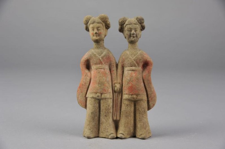 Twin female pottery figurines witness long-lasting 'friendship'
