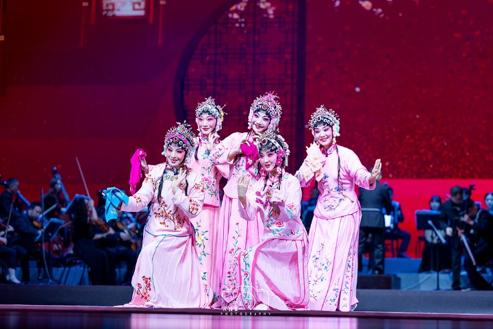 A century of Henan Quju Opera takes the stage
