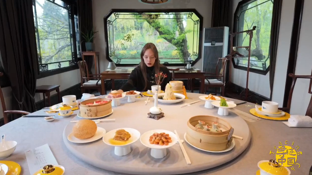 Russian student explores charm of Yangzhou through poetry-inspired journey
