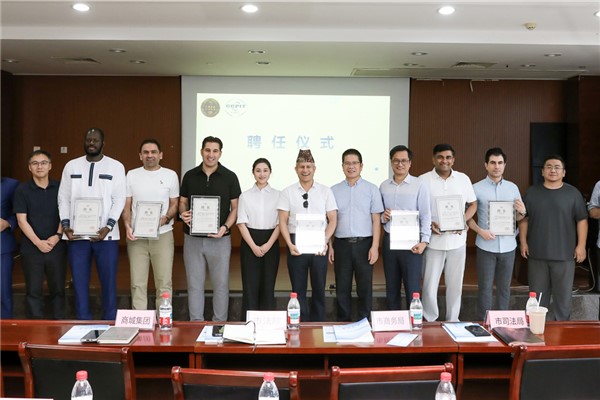 Yiwu appoints new intl commercial mediators
