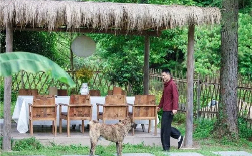 Photographer revives abandoned village in Jinhua