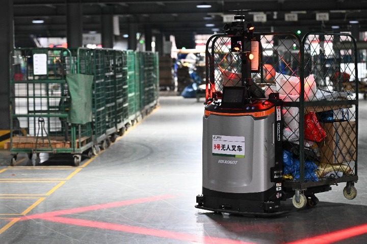Steady growth for China's express delivery sector in May