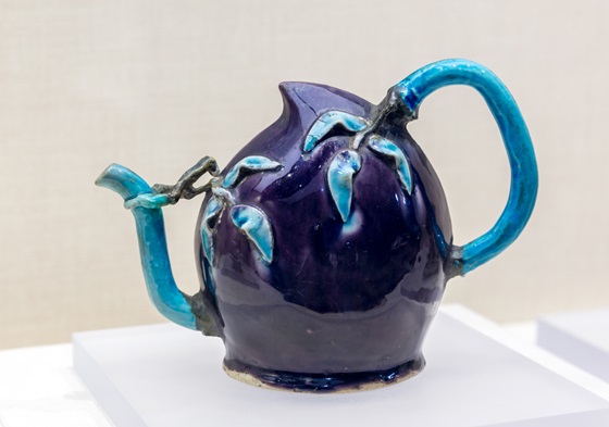 Reverse-flow pot blends science and artistic craftsmanship