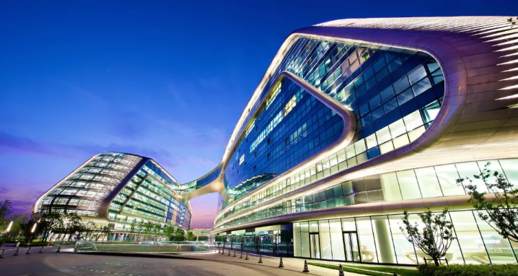 West Hongqiao sharpens role as global gateway