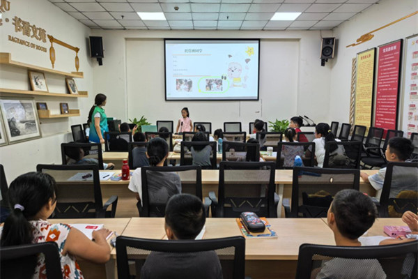 Liangjiang launches free summer childcare programs