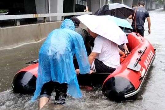 Over 364,000 evacuated in Liaoning amid heavy rain linked to Typhoon Bavi