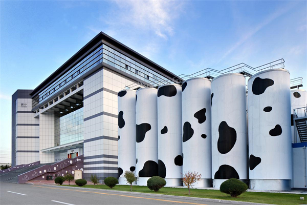 Robots, digital screens drive production at Inner Mongolia dairy factory
