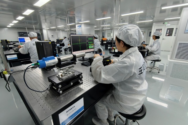 Shaanxi's first spaceborne laser communication smart production line starts operation in Xi'an