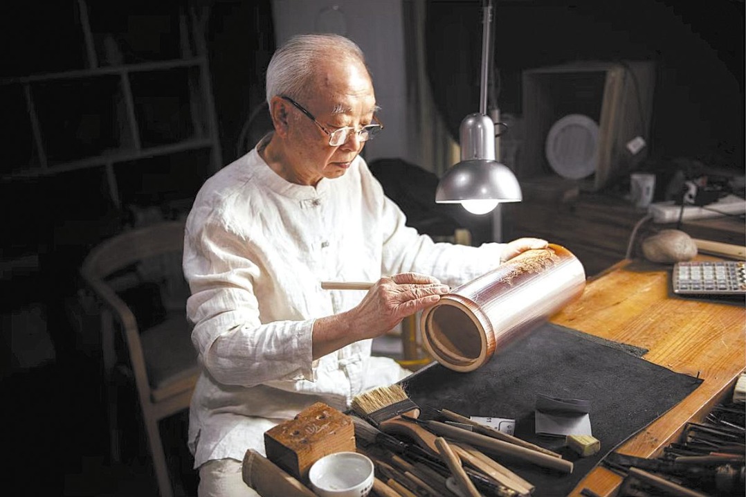 Etching a new path for Jiang'an bamboo carving