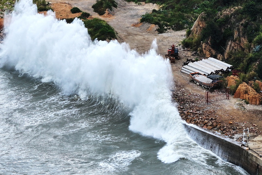 China issues red alert as Typhoon Dolphin approaches eastern coast