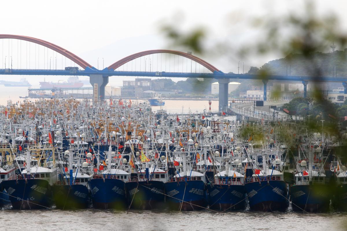 Eastern China braces for approaching typhoon