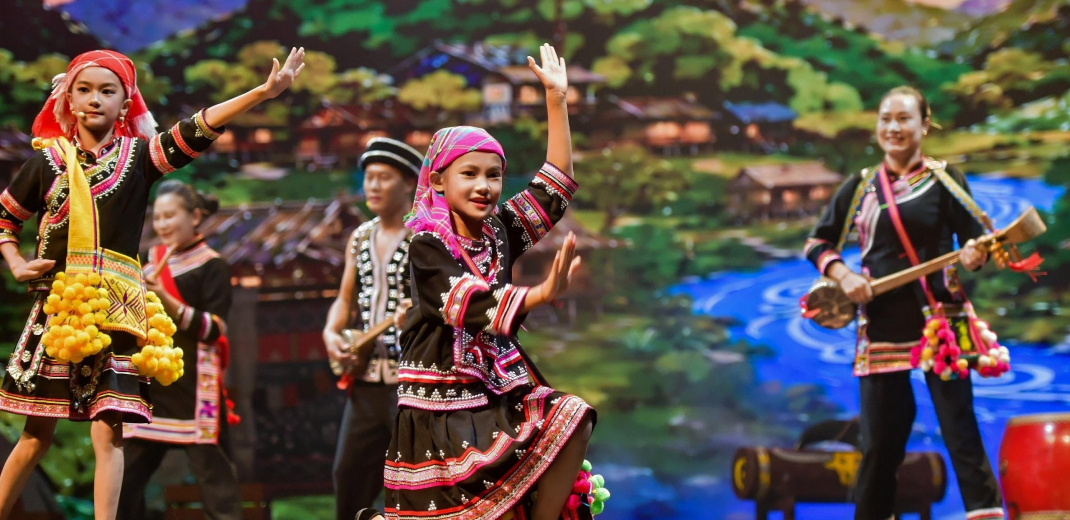 Young performers bring the colors of Yunnan to Shanghai