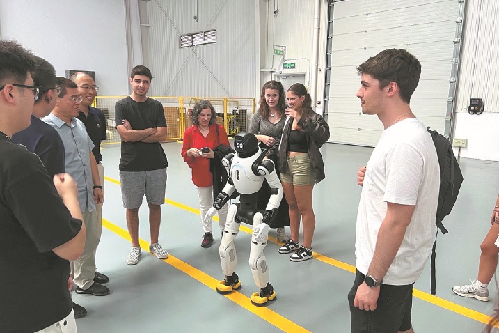Portuguese students enjoy Chinese culture