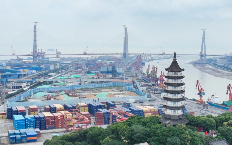 Zhejiang's imports up 6.7% in H1