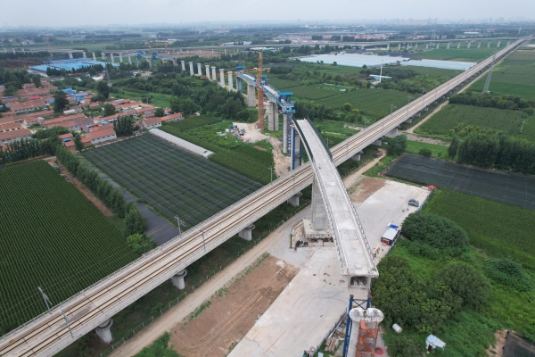 China speeds up building of second high-speed railway linking Beijing and Shanghai