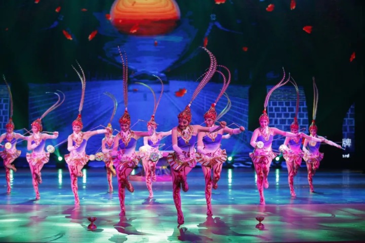 Chinese acrobatics take center stage
