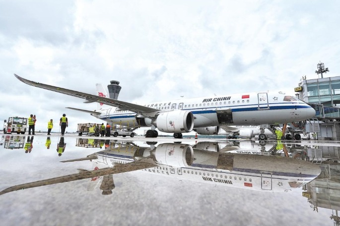C919 jet debuts on intl commercial route