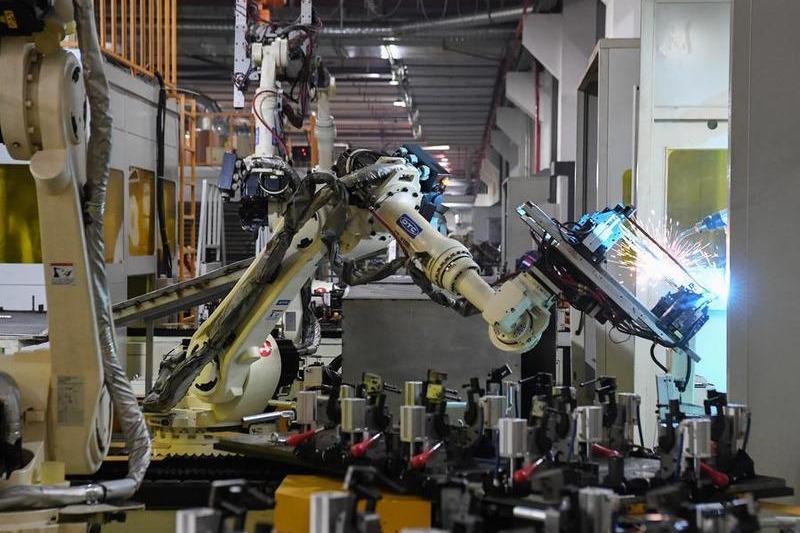 Chinese economy stays on course amid choppy waters