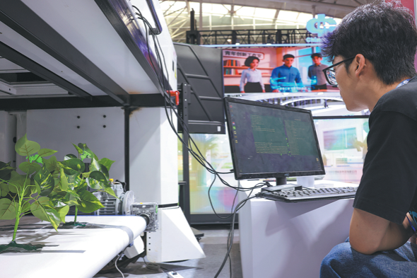 Xinjiang channels investment toward high-tech, green energy, AI sectors