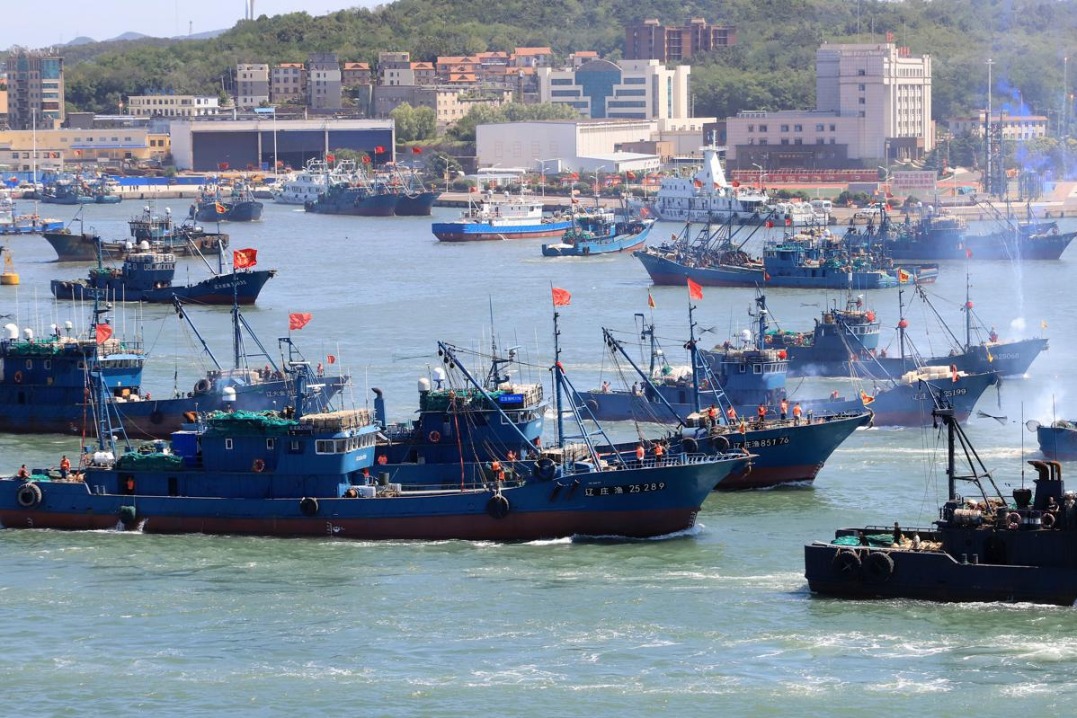 5,000 Dalian fishing vessels depart for autumn season
