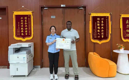 Wenzhou issues first foreign OPC business license