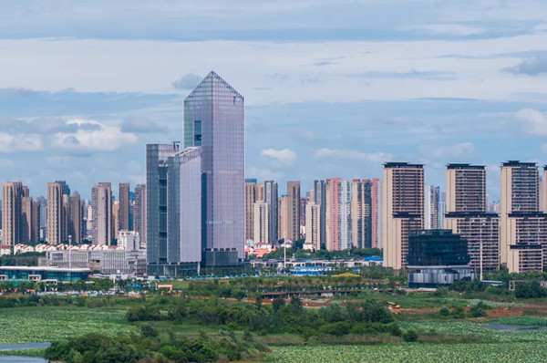 China Urban-Rural Headquarters Economic Industrial Park nears completion
