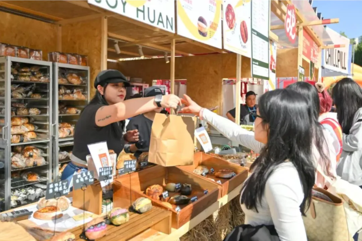 Lights, craft beer & bread: Chaoyang's hottest night scene is back!