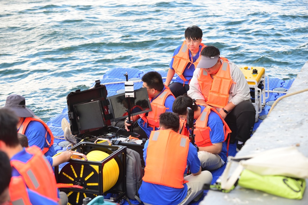 Underwater robots unveil advanced capabilities in tough conditions