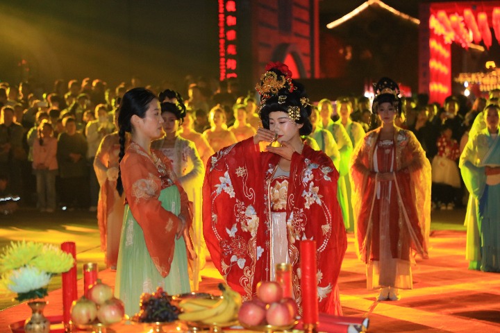 Jinyan'an showcases festive charm, bolsters holiday cultural tourism in Yan’an